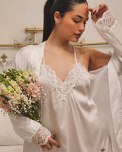 Cargar imagen en el visor de la galería, Bridal Silk Set
